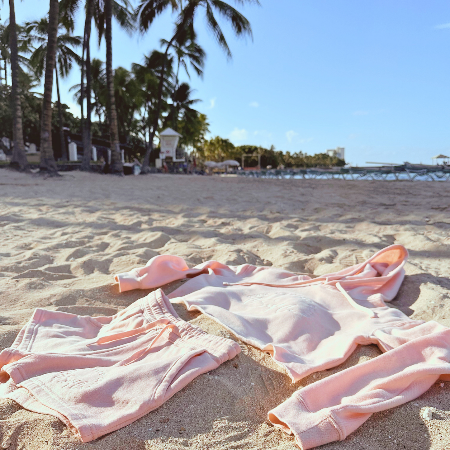 The Sunset Club Sweatshorts - Light Pink